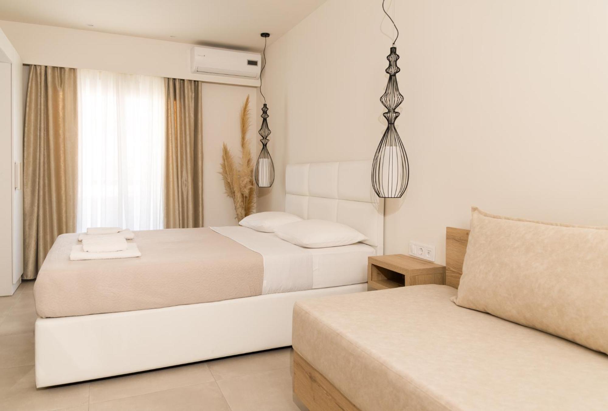 Mystery Suites And Apartments Неи Порои Екстериор снимка