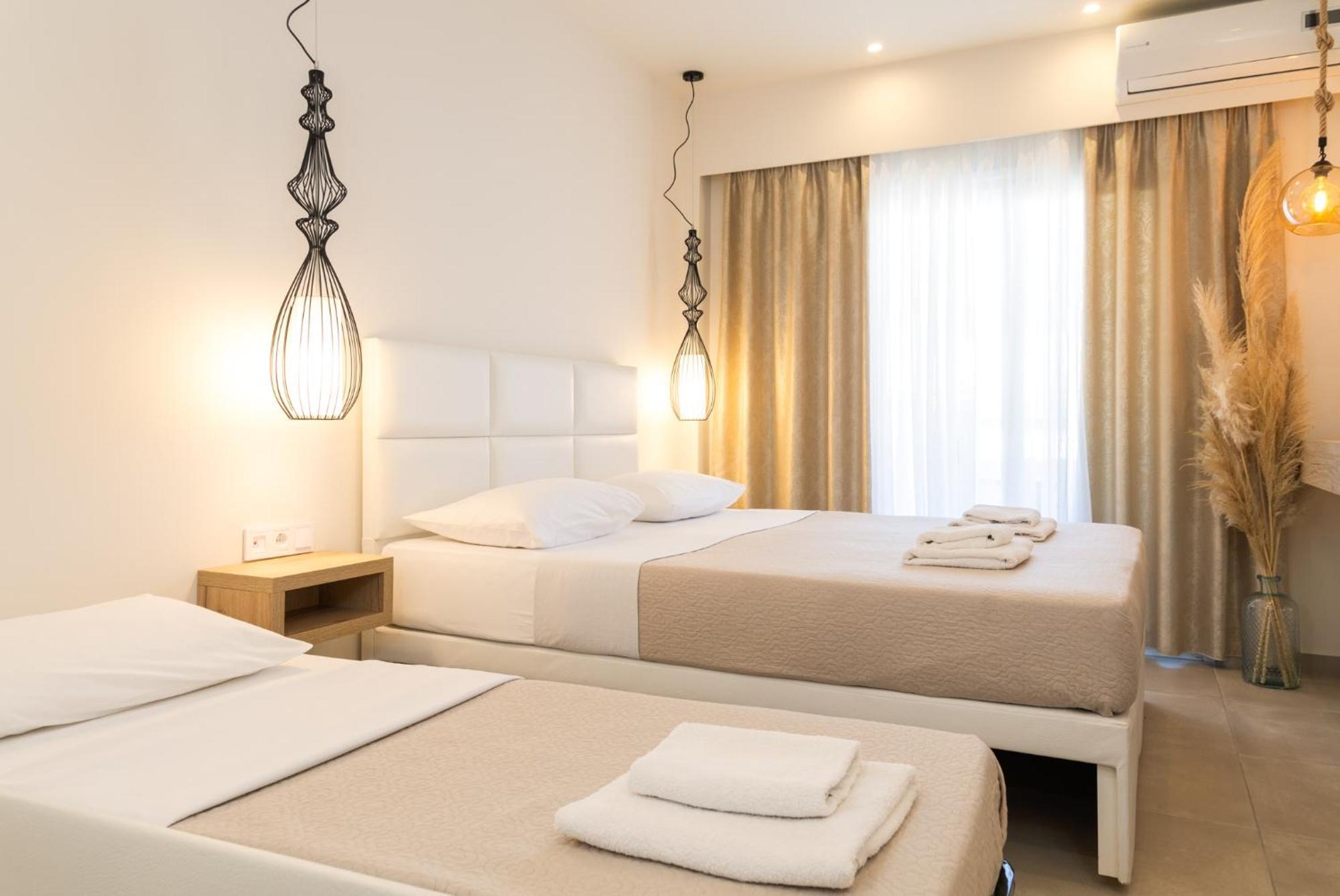 Mystery Suites And Apartments Неи Порои Екстериор снимка
